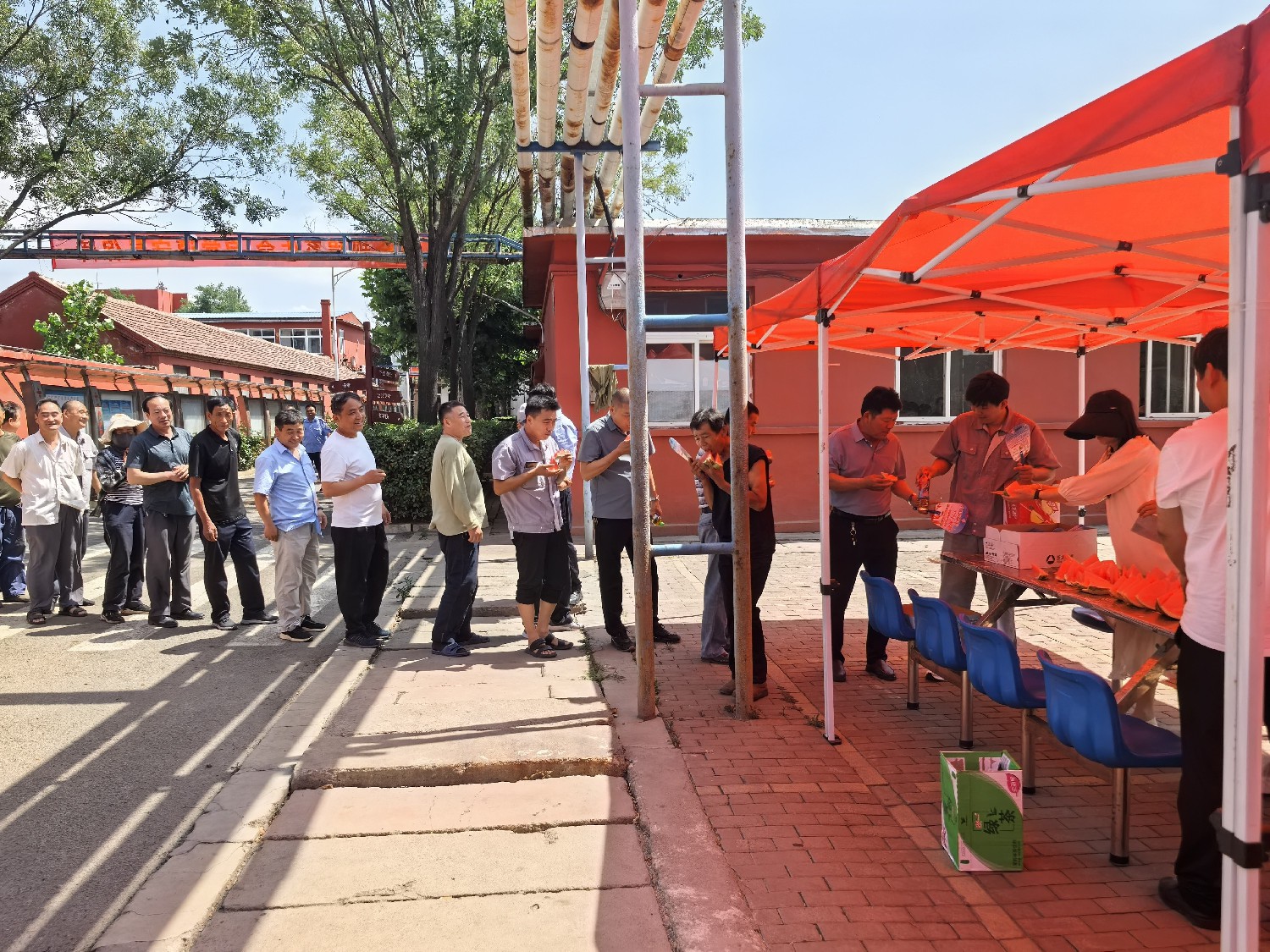 級(jí)索煤礦開(kāi)展安全月宣傳活動(dòng)