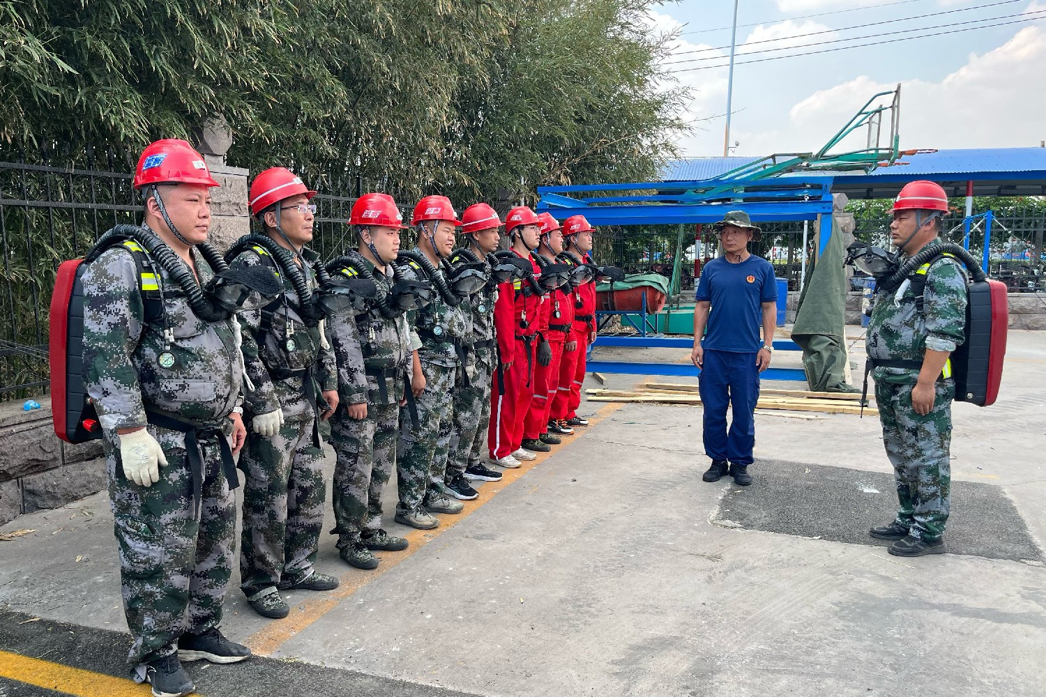 金達(dá)煤礦兼職救援隊(duì)開(kāi)展專項(xiàng)集訓(xùn)